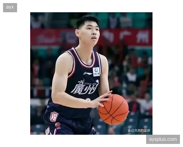 广东队锋线新星崔永熙因伤病与融入问题，或将在休赛期寻求海外发展的机会。